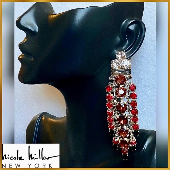 Nicole Miller Jewelry - 🏷 🆕 Nicole Miller Elegant Crystal Drop Earrings